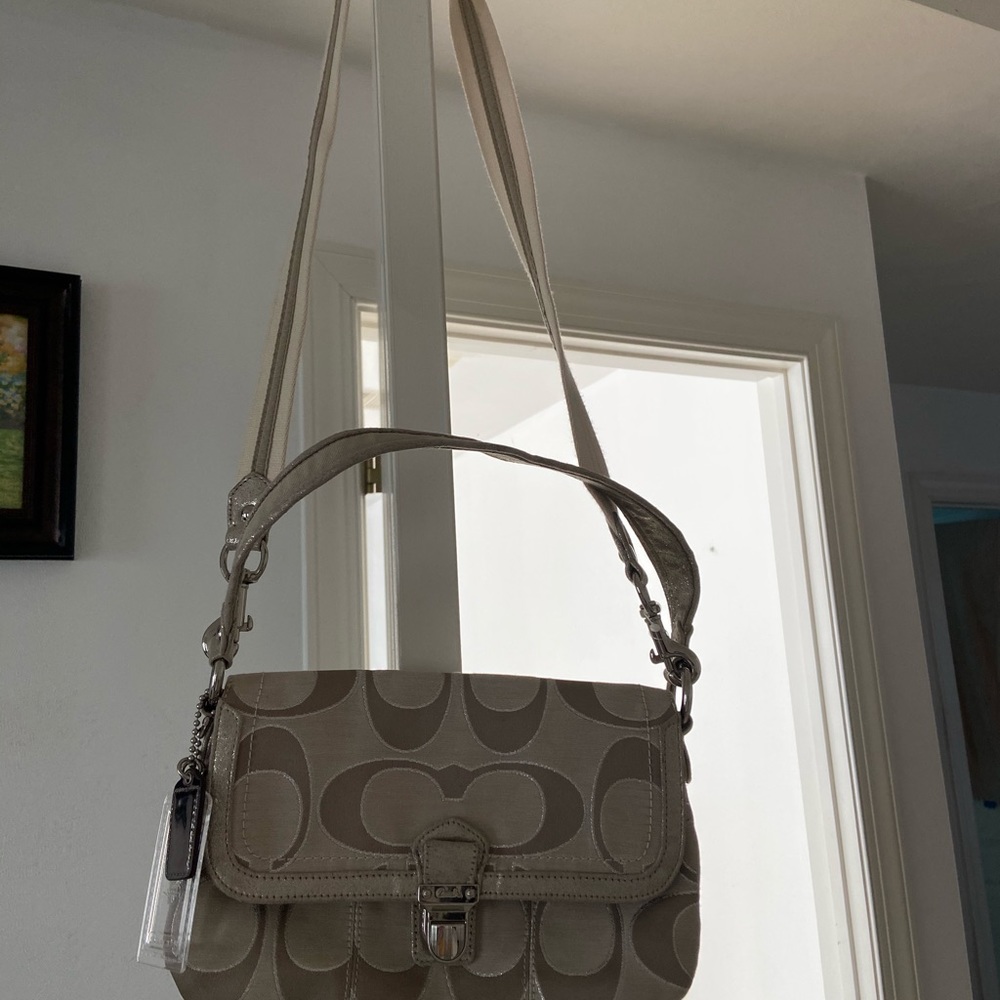 Coach Cross Body - Picture 3 of 7